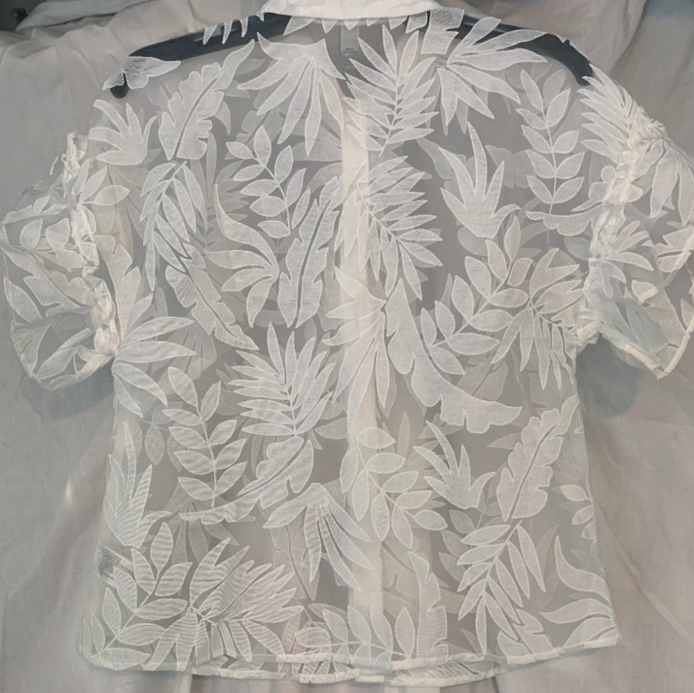 A NEW DAY Sheer White Boho Button Front Top With A Bold Tropical Pattern NWT - Picture 6 of 9